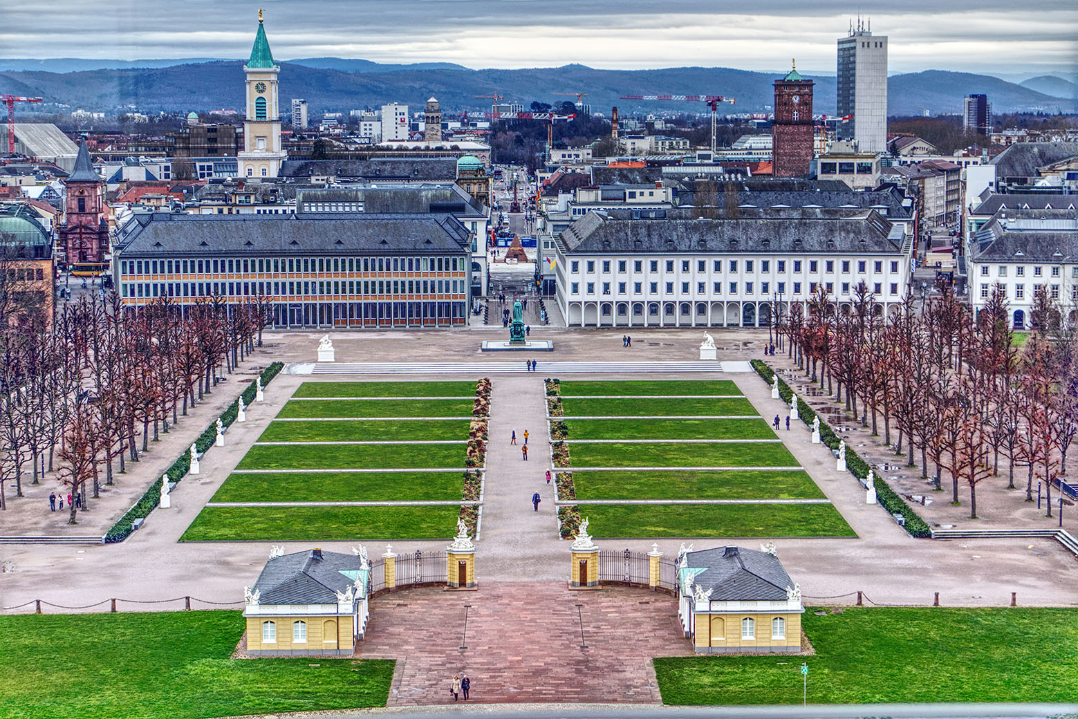 Photo by <a href="https://unsplash.com/@a_creativ_mof?utm_content=creditCopyText&utm_medium=referral&utm_source=unsplash">Mohamed Amine Ben Haj Slama</a> on <a href="https://unsplash.com/photos/green-and-white-football-field-sFS2B93_0MM?utm_content=creditCopyText&utm_medium=referral&utm_source=unsplash">Unsplash</a>
      